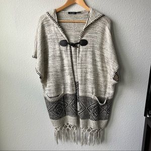 blu pepper | Open Front Poncho Catdigan Oversized Sweater size Small